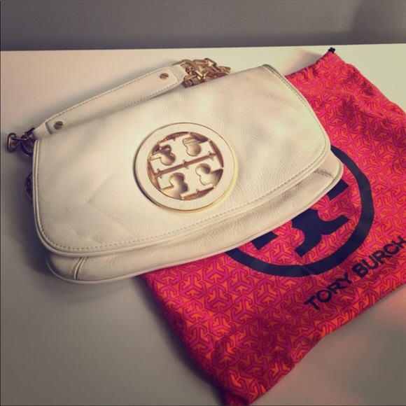 Tory Burch Handbags - Tory Burch Amanda Crossbody Tory Burch Handbags - Tory Burch Amanda Crossbody